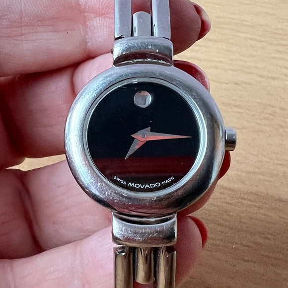 MOVADO LADIES QUARTZ WATCH BLACK FACE SILVER TONE BRACELET PERFECTLY WORKING